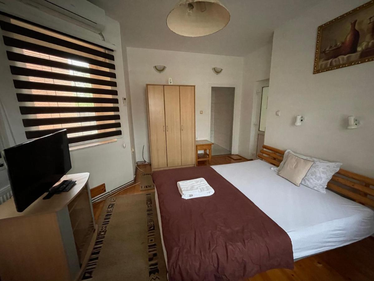 Guest House Luxotel Zrenjanin Exterior photo