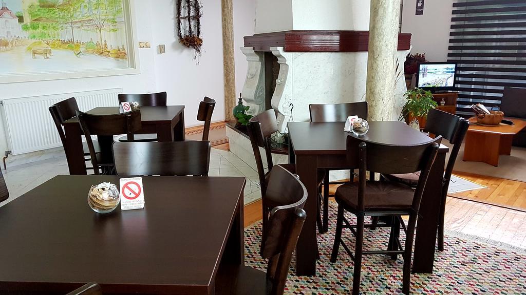 Guest House Luxotel Zrenjanin Exterior photo