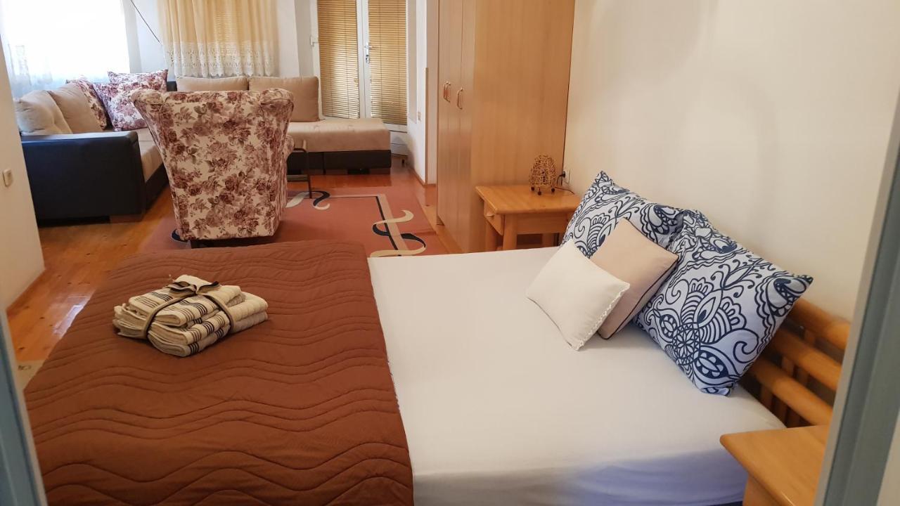 Guest House Luxotel Zrenjanin Exterior photo
