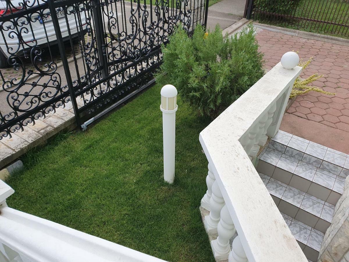 Guest House Luxotel Zrenjanin Exterior photo